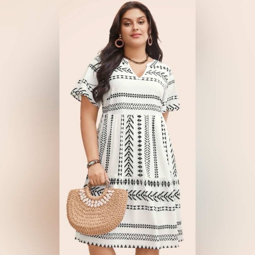 BloomChic Monochrome Geometric Pattern Dress Size 14/16